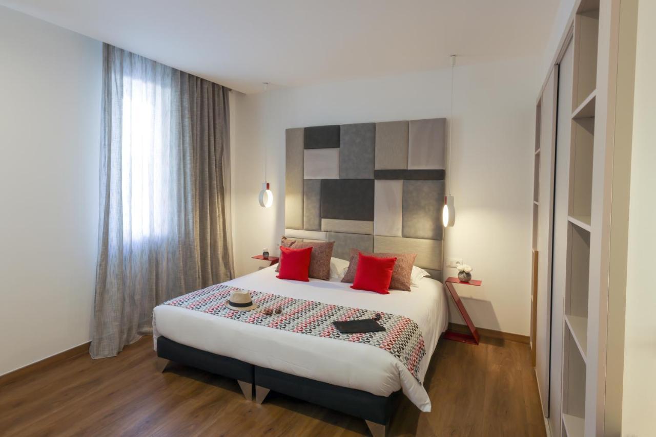 Hotel Mediterranee 卡尔维 外观 照片