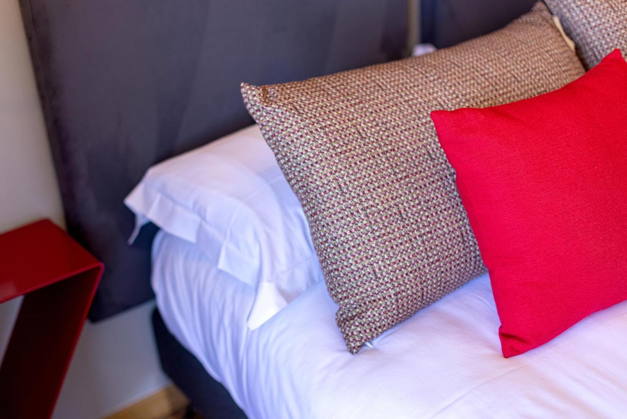 Hotel Mediterranee 卡尔维 外观 照片