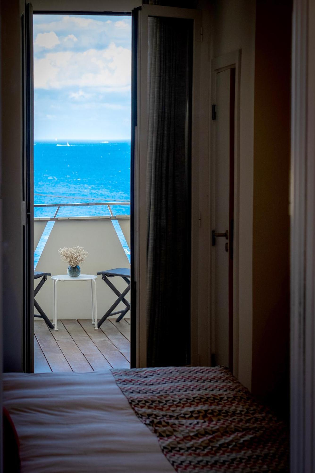 Hotel Mediterranee 卡尔维 外观 照片