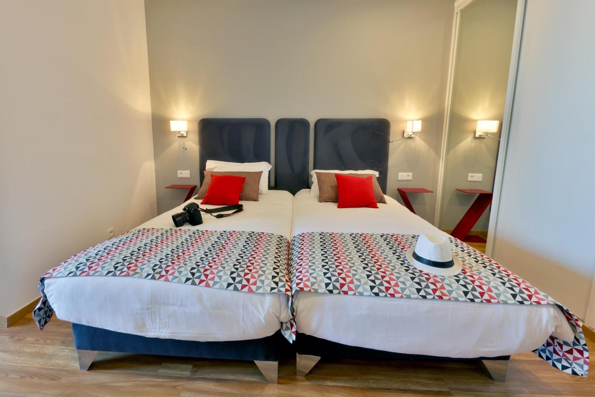 Hotel Mediterranee 卡尔维 外观 照片