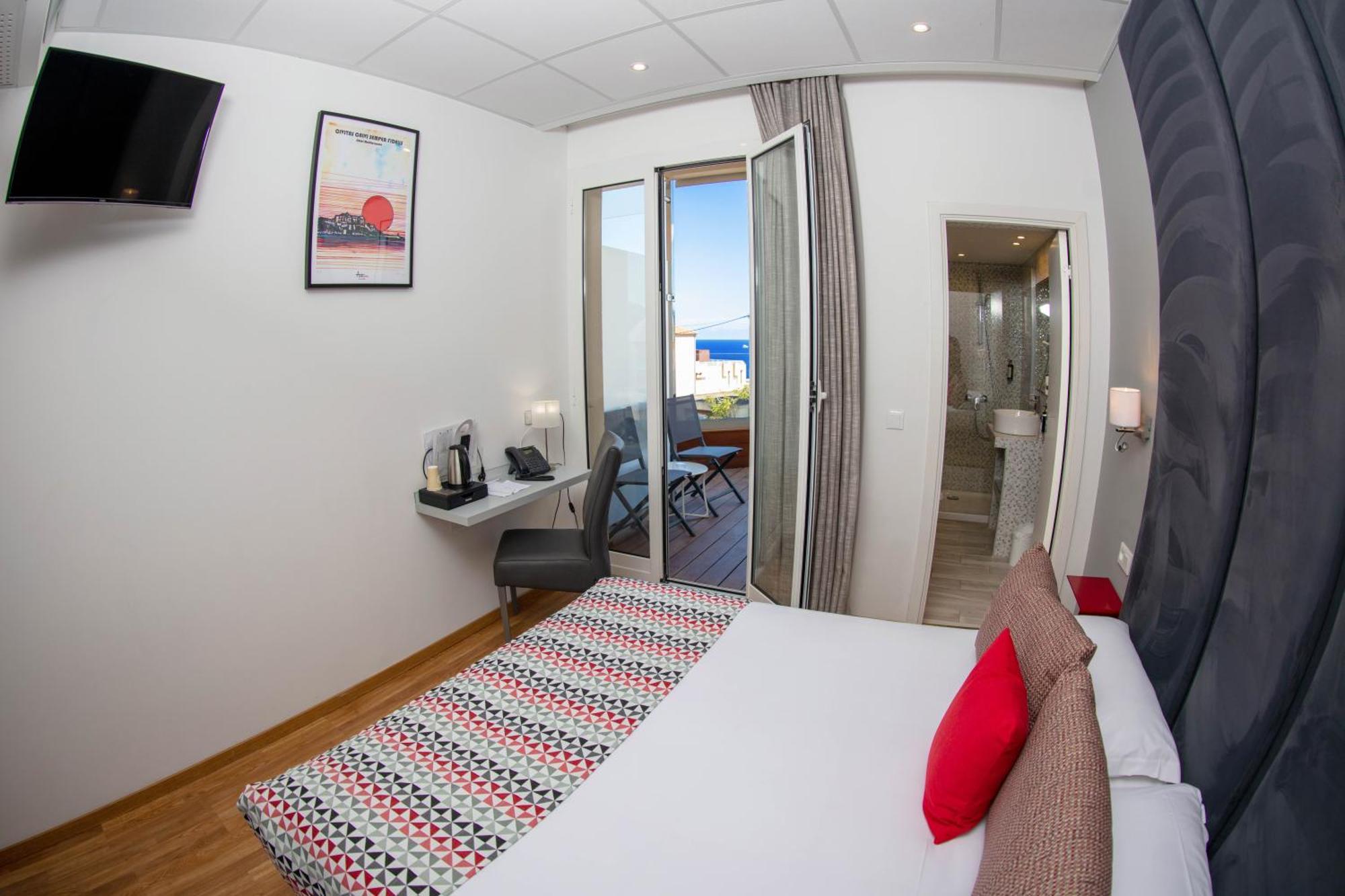 Hotel Mediterranee 卡尔维 外观 照片