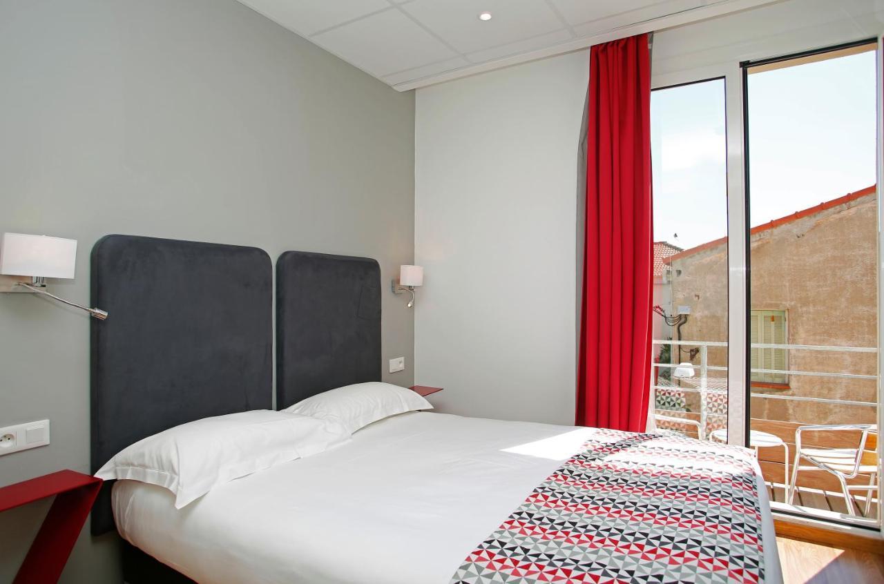 Hotel Mediterranee 卡尔维 外观 照片
